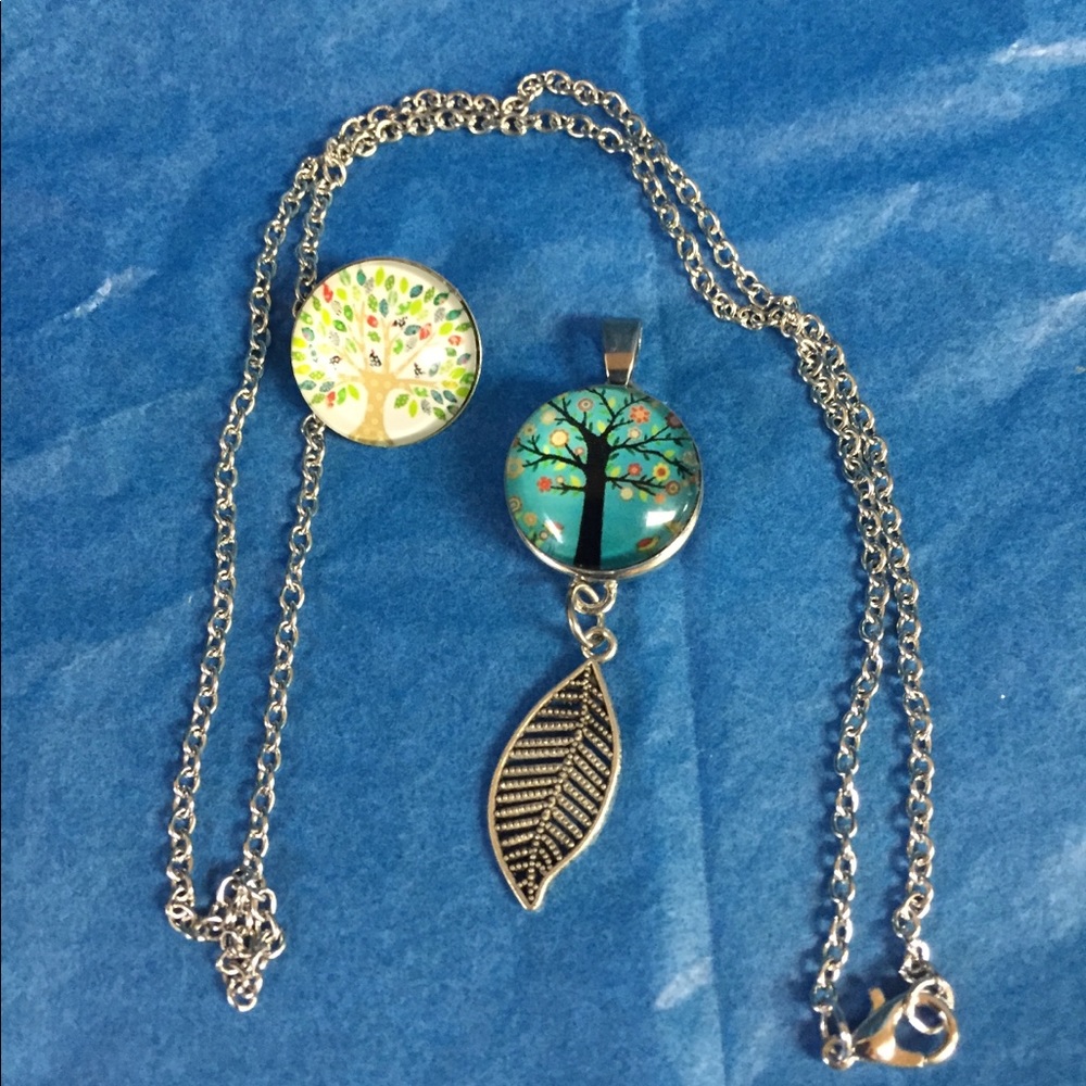 Silver leaf snap button necklace. - Picture 3 of 3